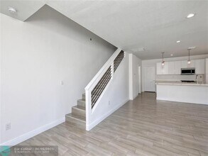 116 NW 41st St in Oakland Park, FL - Building Photo - Building Photo
