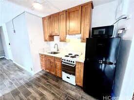 417 Namahana St in Honolulu, HI - Building Photo