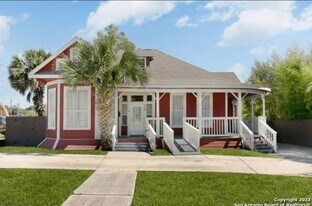 319 E Courtland Pl in San Antonio, TX - Building Photo