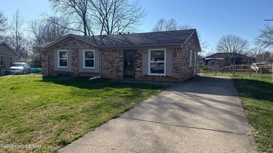 6806 Lake Elkhorn Ct in Louisville, KY - Building Photo - Building Photo