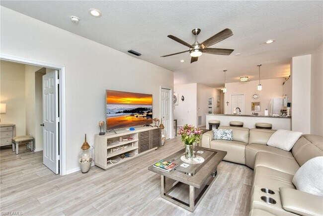 10045 Heather Ln-Unit -2-204 in Naples, FL - Building Photo - Building Photo