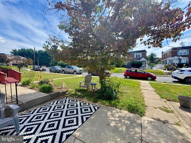 property at 827 Hampshire Rd