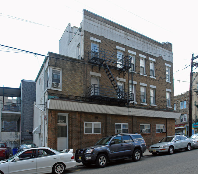 5016 Hudson Ave in West New York, NJ - Building Photo - Building Photo