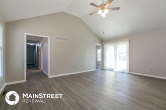 613 SE Ashton Dr in Lee's Summit, MO - Building Photo - Building Photo