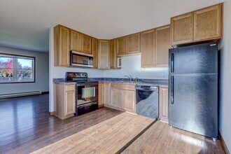 2273 Country Ln in Neenah, WI - Building Photo - Building Photo