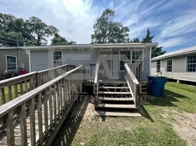 111 Dora St in Lafayette, LA - Building Photo