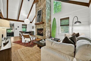 545 Chestnut Ridge Cir in Blue Ridge, GA - Building Photo