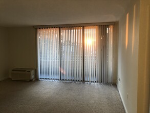 2141 P St NW, Unit 406 in Washington, DC - Foto de edificio - Building Photo