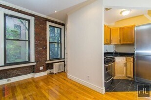 East 13th Street, Unit 3E in New York, NY - Building Photo
