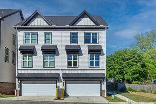 1961 North St NW in Atlanta, GA - Building Photo