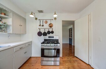 6668 Merry Ln in Houston, TX - Building Photo - Building Photo