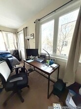 39 St Paul St in Brookline, MA - Foto de edificio - Building Photo