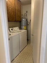 AUGUST PRE-LEASE!  Great 3 bedroom 2 Bathr in College Station, TX - Building Photo - Building Photo