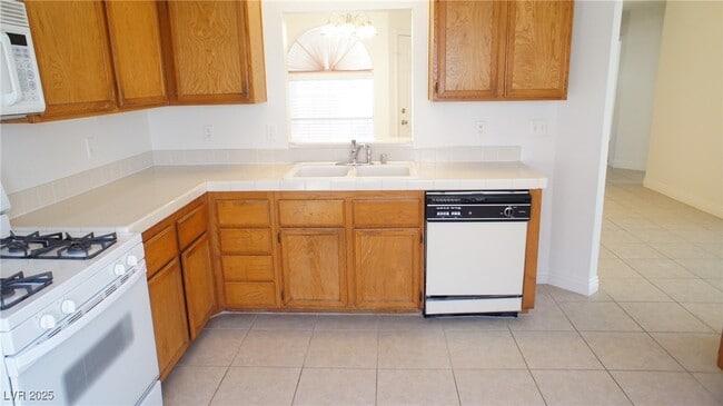 property at 2705 Cheshire Ct