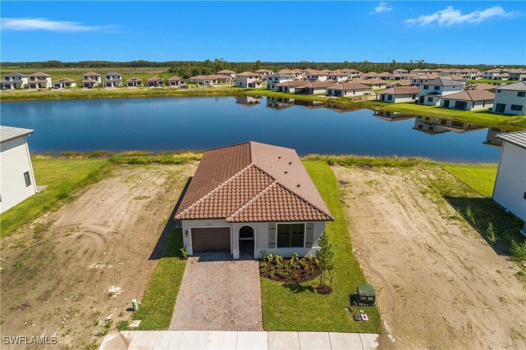 5763 Agostino Way in Ave Maria, FL - Foto de edificio