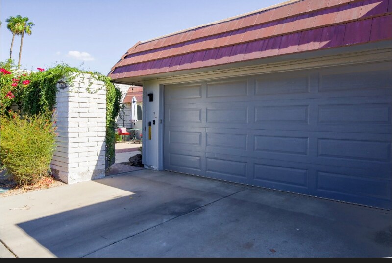 10705 W Topaz Dr in Sun City, AZ - Building Photo
