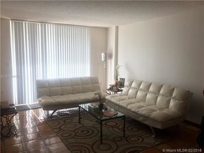 345 Ocean Dr-Unit -303 in Miami Beach, FL - Building Photo - Building Photo