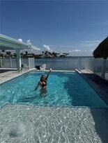 4743 Pine Island Rd in Matlacha, FL - Building Photo