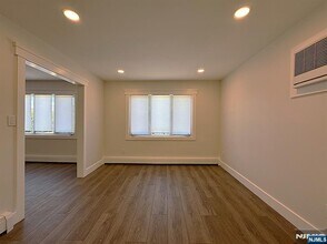 682 Valley Brook Ave in Lyndhurst, NJ - Building Photo - Building Photo