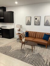 231 Krameria Ave in Henderson, NV - Building Photo - Building Photo