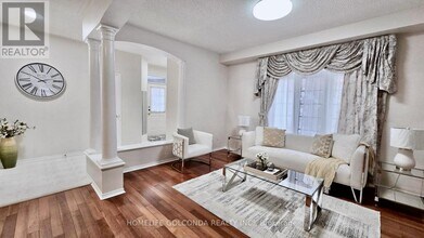 73 Snowdon Cir in Markham, ON - Building Photo - Building Photo
