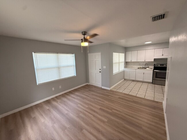 property at 3008 E Jefferson St