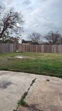 451 Oakdale Dr in Stafford, TX - Building Photo - Building Photo