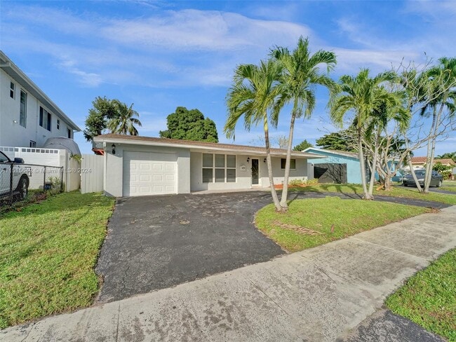 property at 4721 W Park Rd