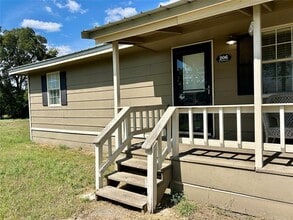 206 W King St in Tom Bean, TX - Building Photo - Building Photo