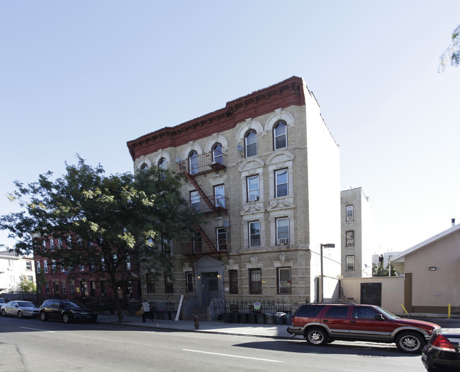 257 Saratoga Ave in Brooklyn, NY - Building Photo - Building Photo