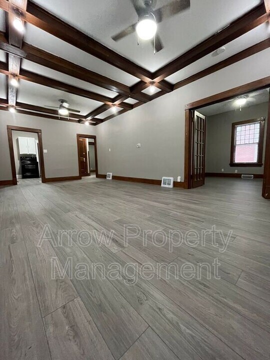 2049 Worthington Ave in Lincoln, NE - Building Photo