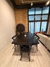 222 S Racine Ave in Chicago, IL - Foto de edificio - Building Photo