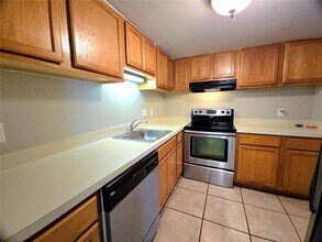 4267 S Semoran Blvd in Orlando, FL - Building Photo - Building Photo