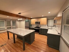 4110 Blossomwood Dr in Louisville, KY - Building Photo - Building Photo