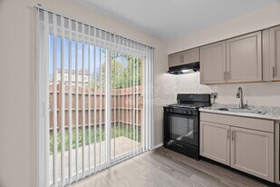 2323 Woodson Rd in Overland, MO - Building Photo