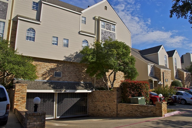 The Parkway Quarter in Dallas, TX - Foto de edificio - Building Photo