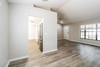 1023 Malletwood Dr in Brandon, FL - Building Photo - Building Photo