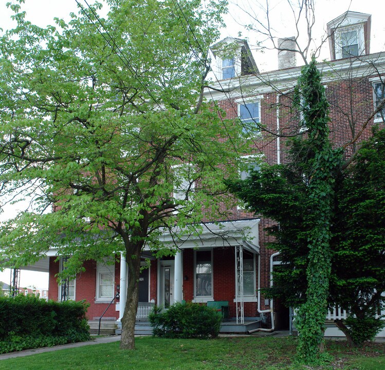 1210 Dekalb St in Norristown, PA - Building Photo