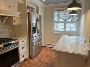 11 Talcott Forest Rd in Farmington, CT - Building Photo - Building Photo
