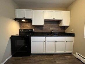 594 Lawson Ave West in St. Paul, MN - Building Photo - Interior Photo