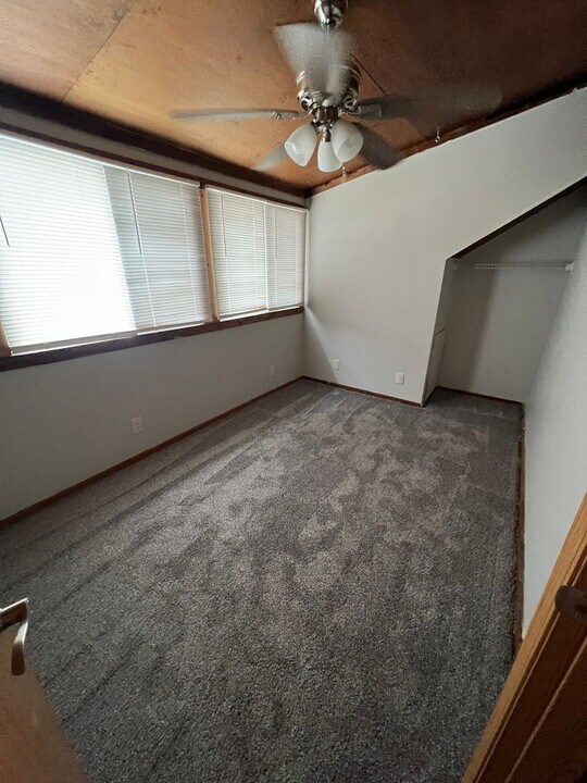 3218 Lincoln Way in Ames, IA - Building Photo