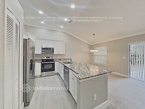 1222 Tuxford Dr in Brandon, FL - Foto de edificio - Building Photo