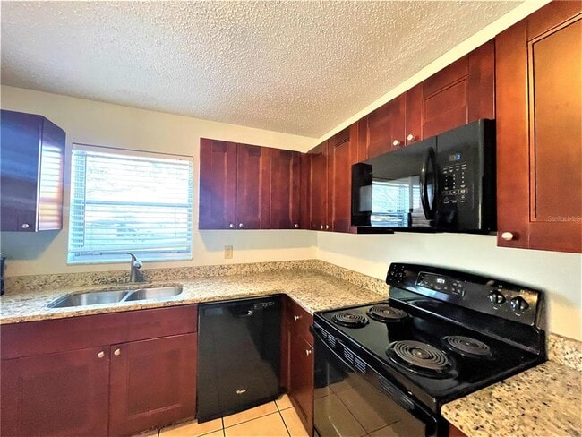 11332 Walsingham Rd in Largo, FL - Building Photo - Building Photo