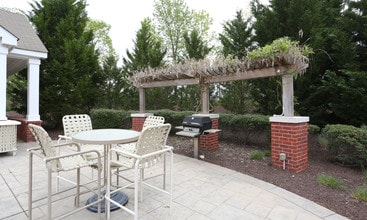 Bristol Village at Charter Colony in Midlothian, VA - Foto de edificio - Building Photo