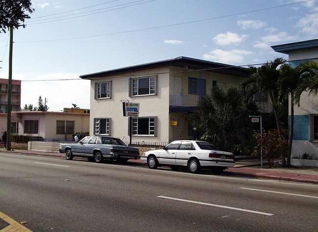 8430 Harding Ave in Miami Beach, FL - Building Photo - Other