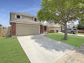 6910 Hallie Spirit in San Antonio, TX - Building Photo - Building Photo