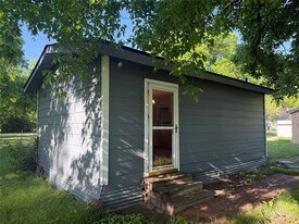 117 Bowie St in Clyde, TX - Building Photo