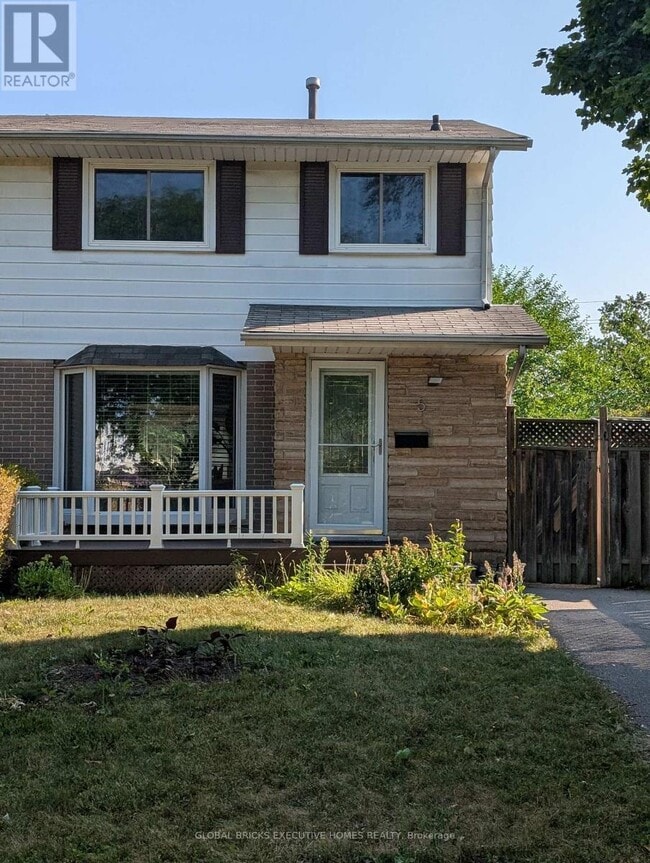 property at 5 Onslow Ct