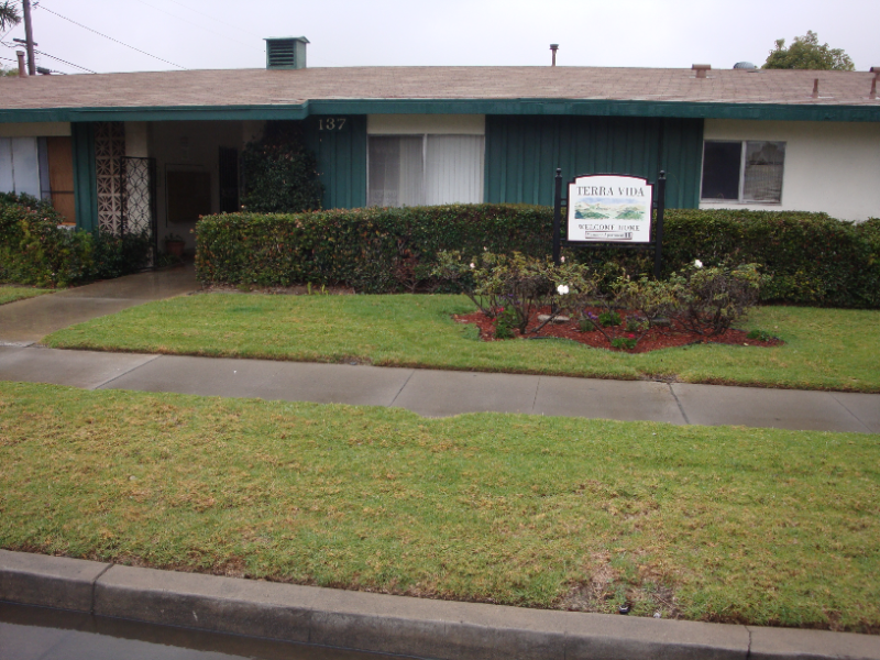 137 S Topanga Dr in Anaheim, CA - Building Photo