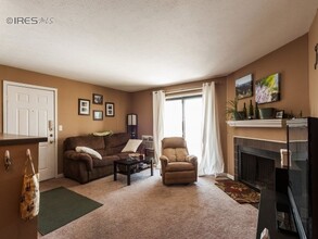 695 Manhattan Dr, Unit 217 in Boulder, CO - Building Photo - Building Photo